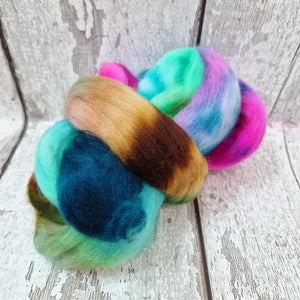 Punta Arenas wool top - Hand dyed - 100g (3.5oz) - PUDDLE