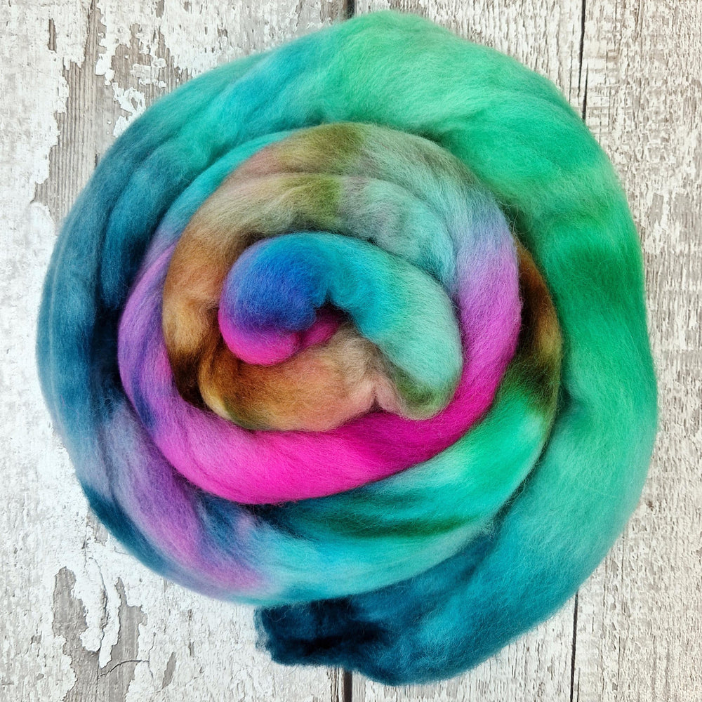 Punta Arenas wool top - Hand dyed - 100g (3.5oz) - PUDDLE