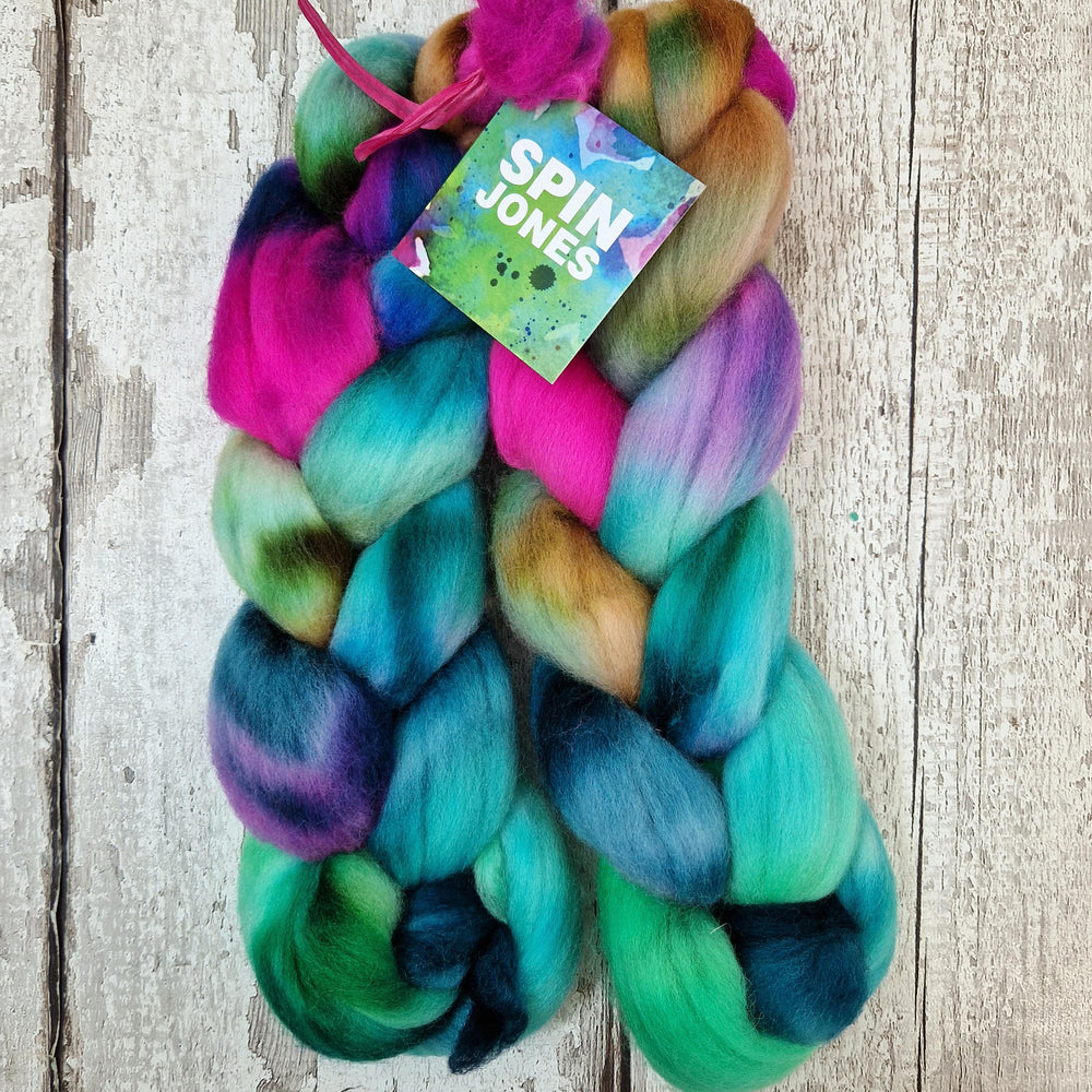 Punta Arenas wool top - Hand dyed - 100g (3.5oz) - PUDDLE