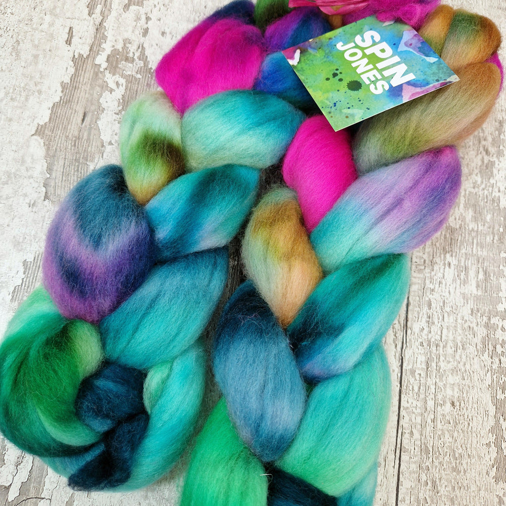 Punta Arenas wool top - Hand dyed - 100g (3.5oz) - PUDDLE