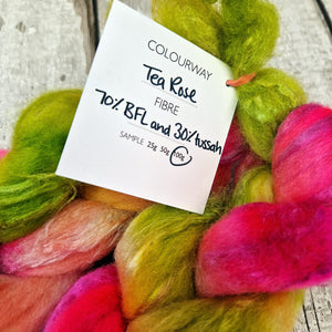 Bluefaced Leicester and tussah silk wool top - Hand dyed - 100g (3.5oz) - TEA ROSE