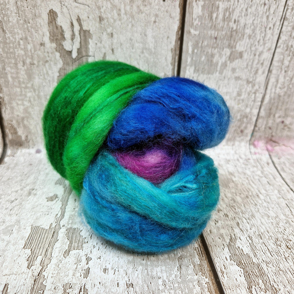 Bluefaced Leicester and tussah silk wool top - Hand dyed - 100g (3.5oz) - ENCHANTMENT