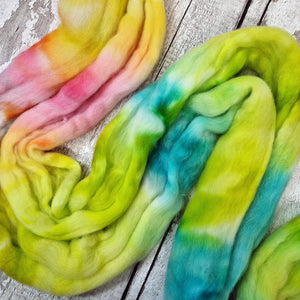 Punta Arenas wool top - Hand dyed - 100g (3.5oz) - SERPENTINE DANCE