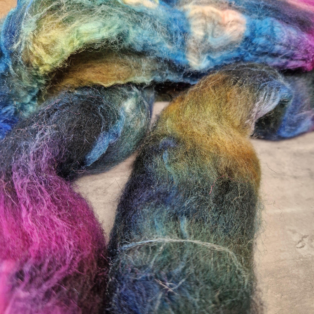 Oatmeal BFL - Hand dyed - 100g (3.5oz) - BLUEBERRIES