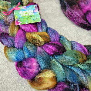 Merino and tussah silk wool top - Hand dyed - 100g (3.5oz) - BLUEBERRIES