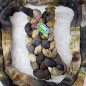 Punta Arenas wool top - Hand dyed - 100g (3.5oz) - MUDLARK