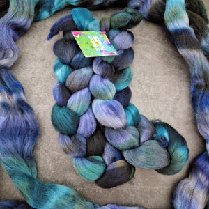 Punta Arenas wool top - Hand dyed - 100g (3.5oz) - CLOUDBURST