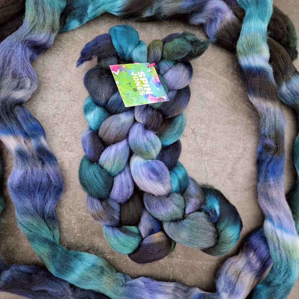 Punta Arenas wool top - Hand dyed - 100g (3.5oz) - CLOUDBURST