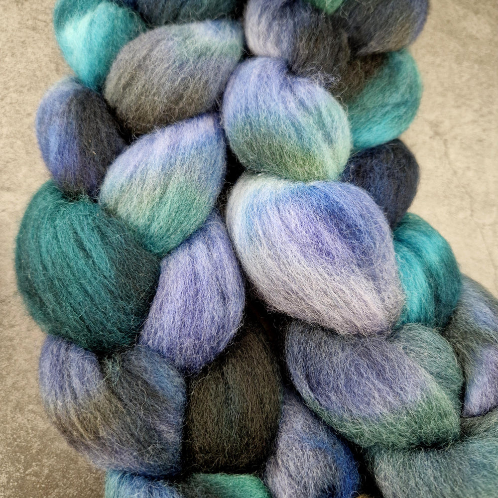 Punta Arenas wool top - Hand dyed - 100g (3.5oz) - CLOUDBURST