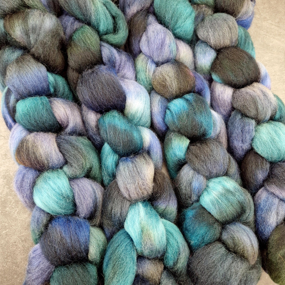 Punta Arenas wool top - Hand dyed - 100g (3.5oz) - CLOUDBURST