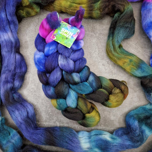 Punta Arenas wool top - Hand dyed - 100g (3.5oz) - MIDNIGHT GARDEN