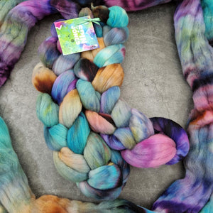 Rambouillet wool - Hand dyed - 100g (3.5oz) - CHRYSALISM