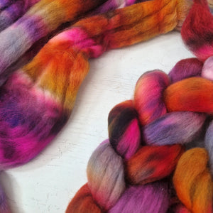 Punta Arenas wool top - Hand dyed - 100g (3.5oz) - DRAGON KISSES