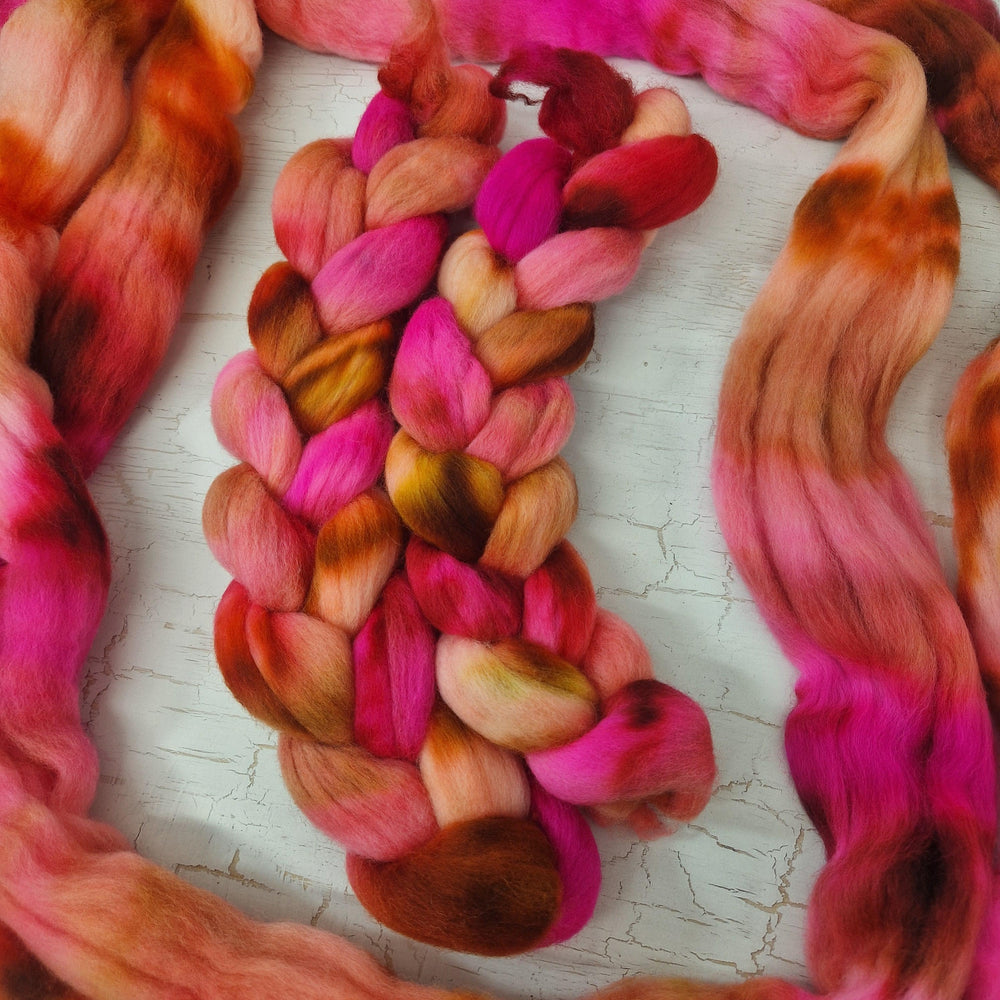 Punta Arenas wool top - Hand dyed - 100g (3.5oz) - COSMIC BLOOM