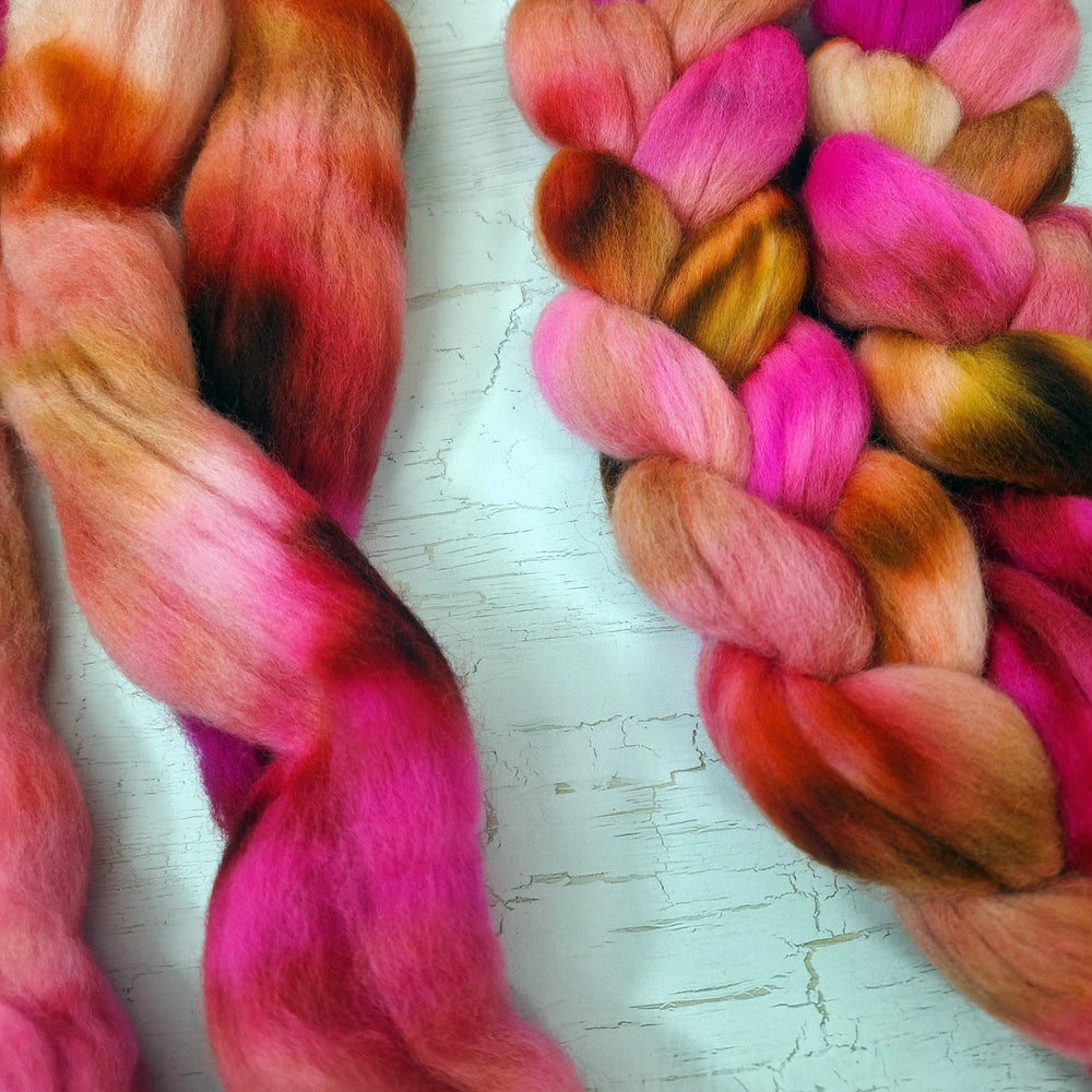 Punta Arenas wool top - Hand dyed - 100g (3.5oz) - COSMIC BLOOM