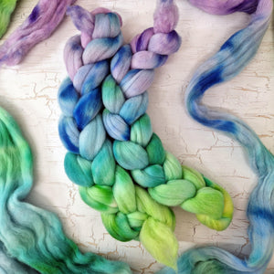 Polwarth wool - Hand dyed - 100g (3.5oz) - WHISPER *MISHAP*