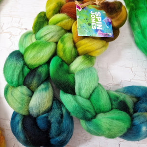 Cormo wool top - Hand dyed - 100g (3.5oz) - GREEN FAIRY