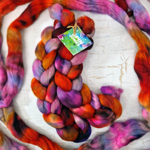 Punta Arenas wool top - Hand dyed - 100g (3.5oz) - DRAGON KISSES