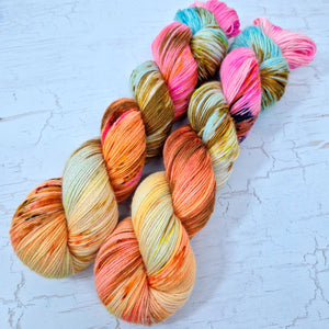 Hand dyed SW Bluefaced Leicester sock yarn - 4ply fingering 100g 400m SURF SHACK