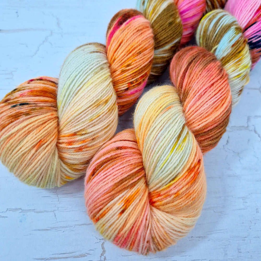 Hand dyed SW Bluefaced Leicester sock yarn - 4ply fingering 100g 400m SURF SHACK