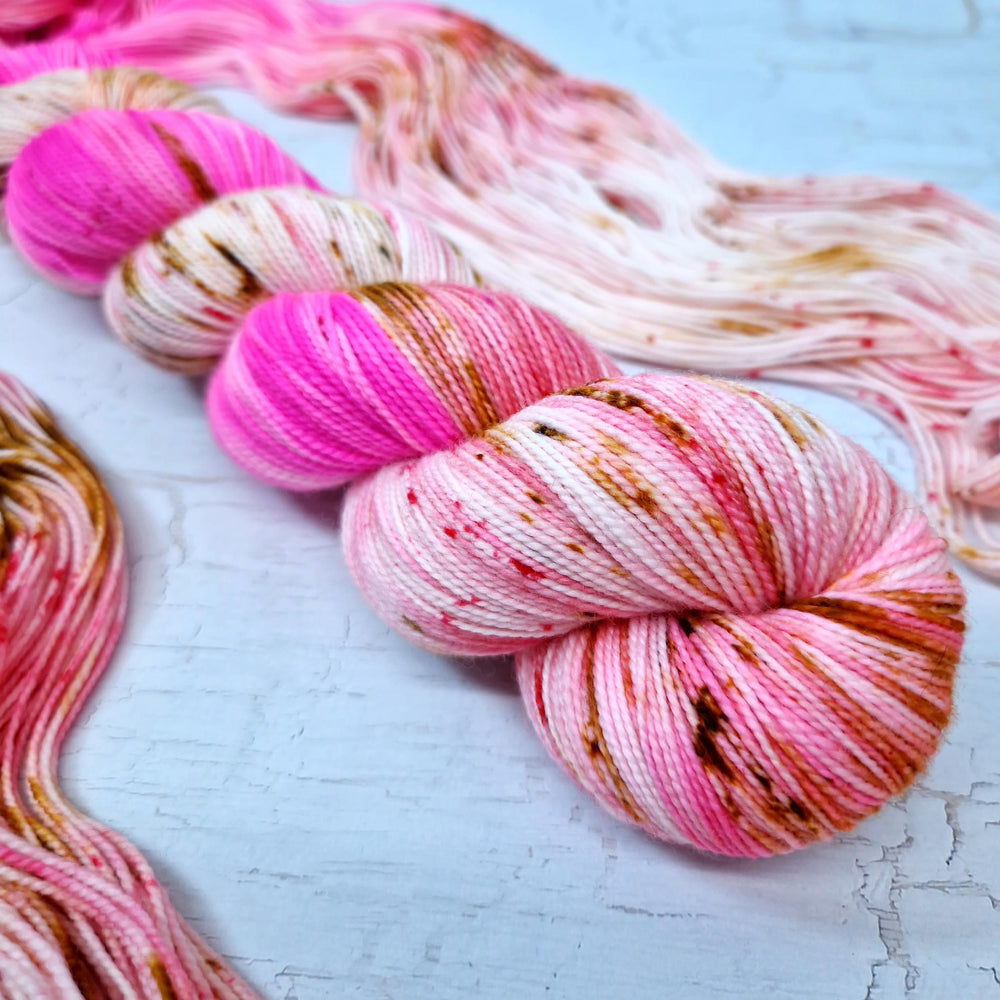 Hand dyed SW Merino & Nylon sock yarn - 4ply fingering 100g 400m COSMIC BLOOM