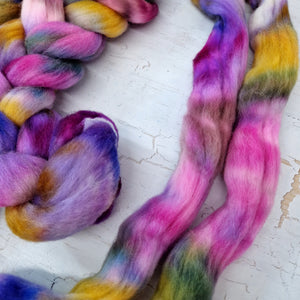 Hand dyed Punta Arenas for spinning 100g (3.5 oz) - LEFTOVERS MUDDY LILAC