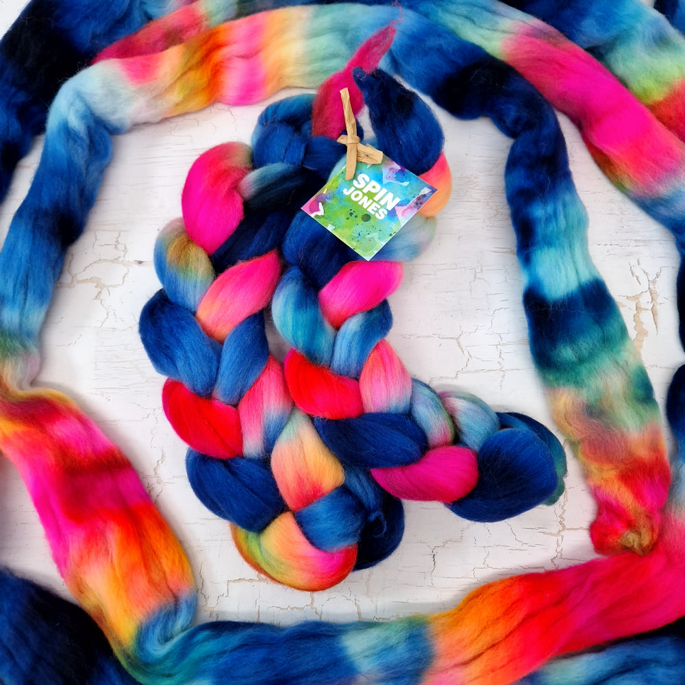 Hand dyed Punta Arenas for spinning 100g (3.5 oz) - MISHAP Neon Navy