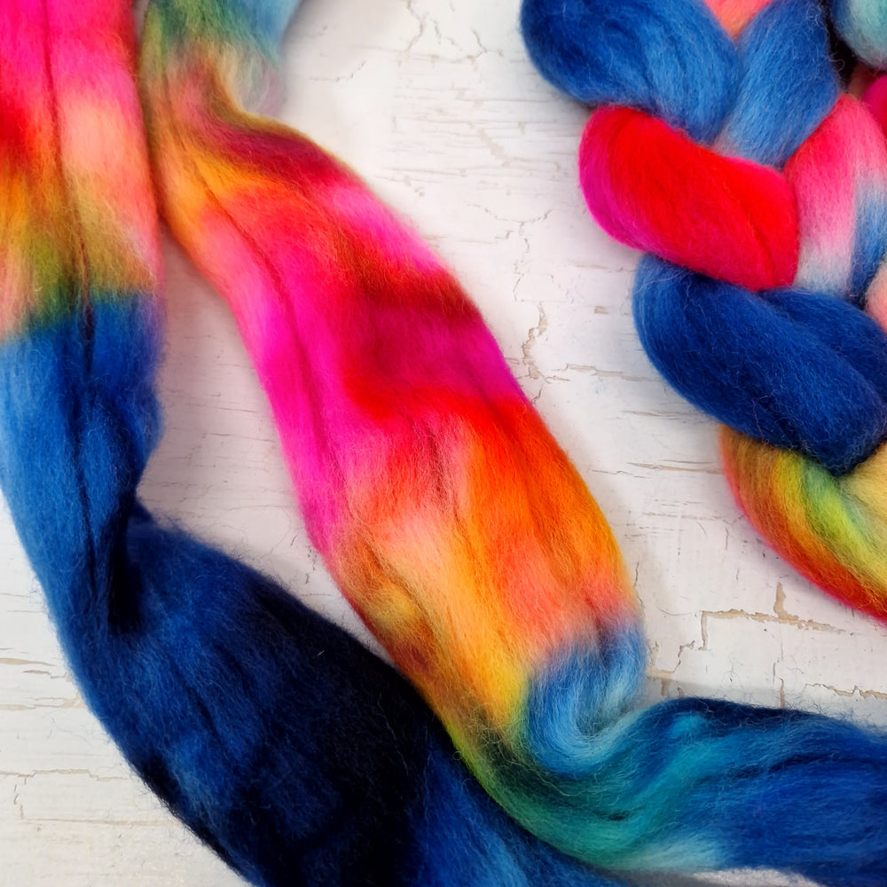 Hand dyed Punta Arenas for spinning 100g (3.5 oz) - MISHAP Neon Navy