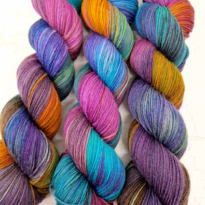 Hand dyed SW Bluefaced Leicester wool - 4ply fingering 100g 400m CHRYSALISM