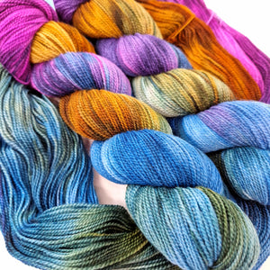 Hand dyed Corriedale sock yarn - Untreated (non-sw) - 4ply fingering 400m 100g BLUEBERRIES