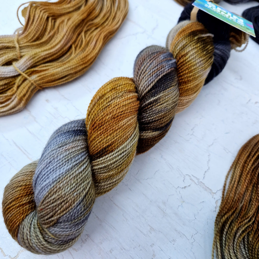 Hand dyed Corriedale sock yarn - Untreated (non-sw) - 4ply fingering 400m 100g MUDLARK