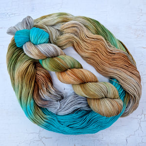 Hand dyed Corriedale sock yarn - Untreated (non-sw) - 4ply fingering 400m 100g LUMPFISH