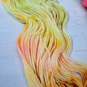 Hand dyed SW Bluefaced Leicester - DK 225m 100g SURF SHACK