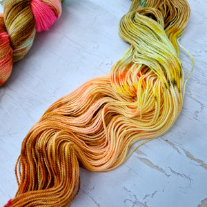 Hand dyed Corriedale sock yarn - Untreated (non-sw) - 4ply fingering 400m 100g SURF SHACK