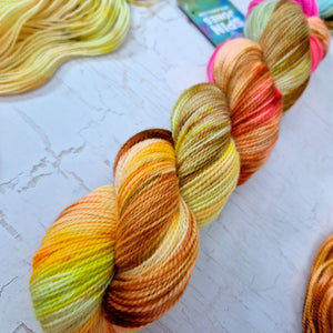 Hand dyed Corriedale sock yarn - Untreated (non-sw) - 4ply fingering 400m 100g SURF SHACK