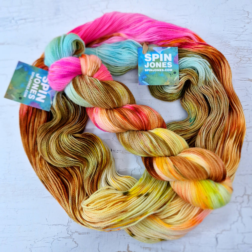 Hand dyed Corriedale sock yarn - Untreated (non-sw) - 4ply fingering 400m 100g SURF SHACK