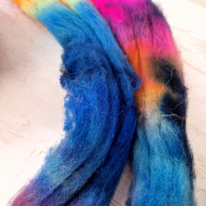 Southdown - Hand dyed - 100g (3.5oz) - NAVY NEON MISHAP