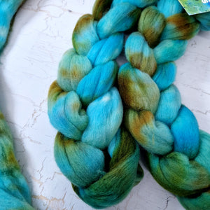 Cormo wool top - Hand dyed - 100g (3.5oz) - AQUATIC