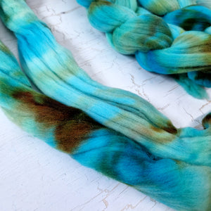 Rambouillet wool - Hand dyed - 100g (3.5oz) - AQUATIC