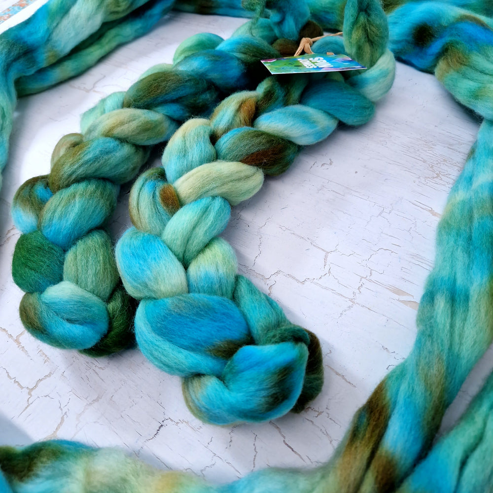 Punta Arenas wool top - Hand dyed - 100g (3.5oz) - AQUATIC