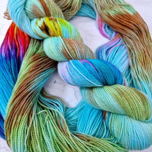 Hand dyed Corriedale sock yarn - Untreated (non-sw) - 4ply fingering 400m 100g CAMPERVAN