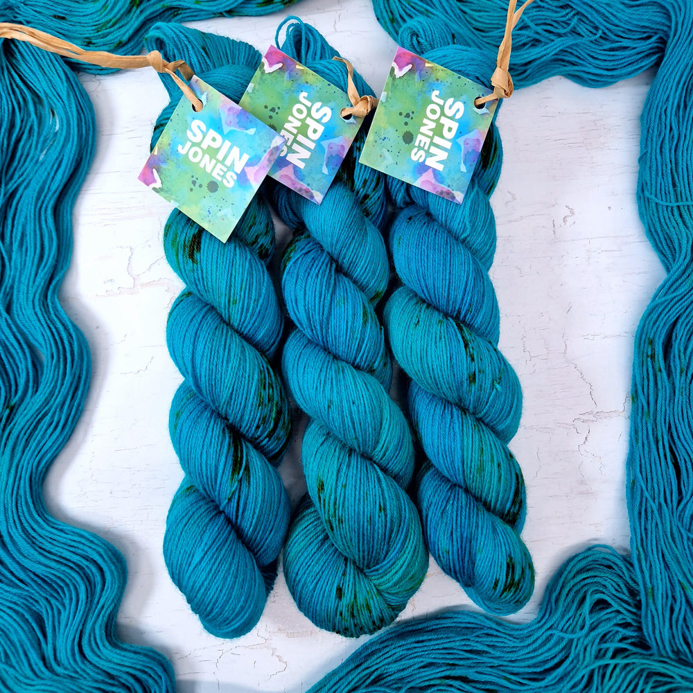 Hand dyed SW Bluefaced Leicester sock yarn - 4ply fingering 100g 400m AQUATIC