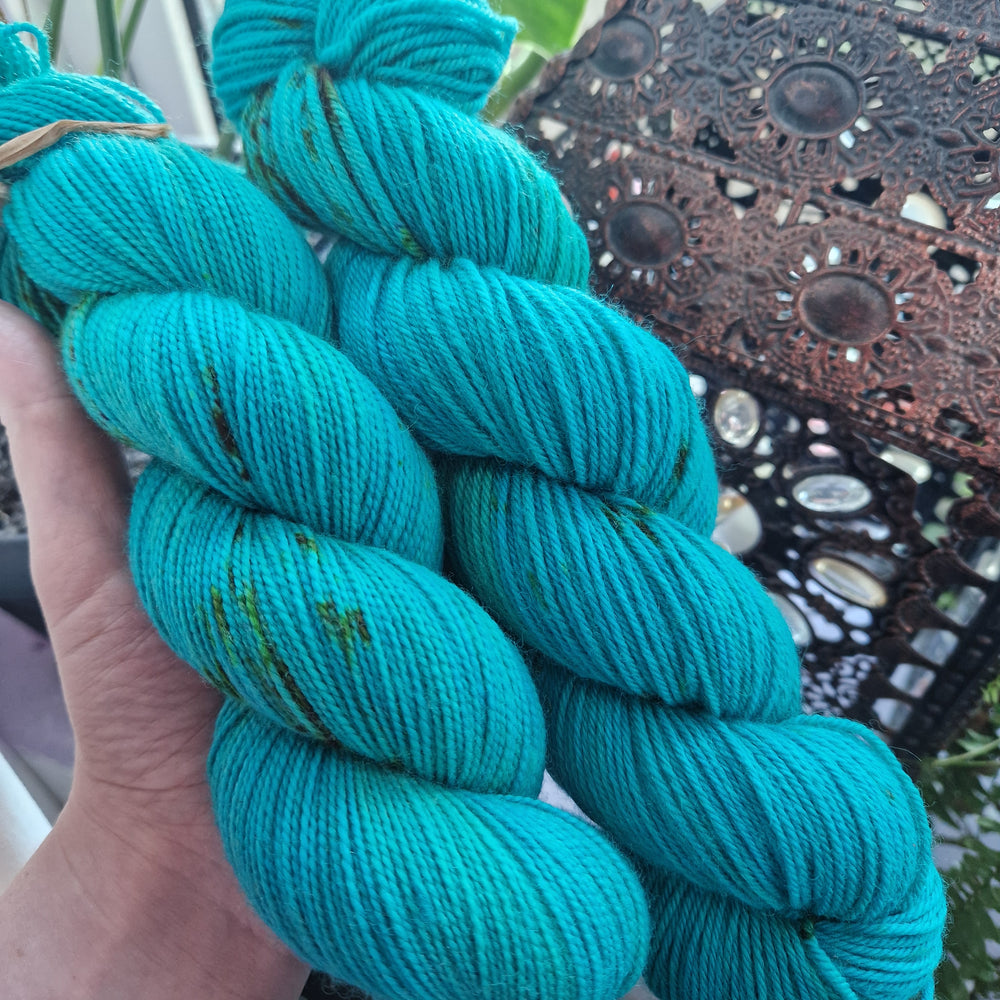 Hand dyed SW Bluefaced Leicester - DK 225m 100g AQUATIC