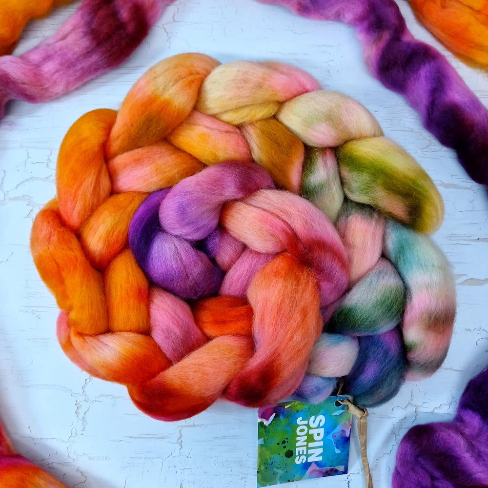 Hand dyed Punta Arenas roving for spinning 100g (3.5 oz) - LEFTOVERS #12