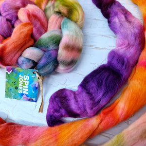 Hand dyed Punta Arenas roving for spinning 100g (3.5 oz) - LEFTOVERS #12