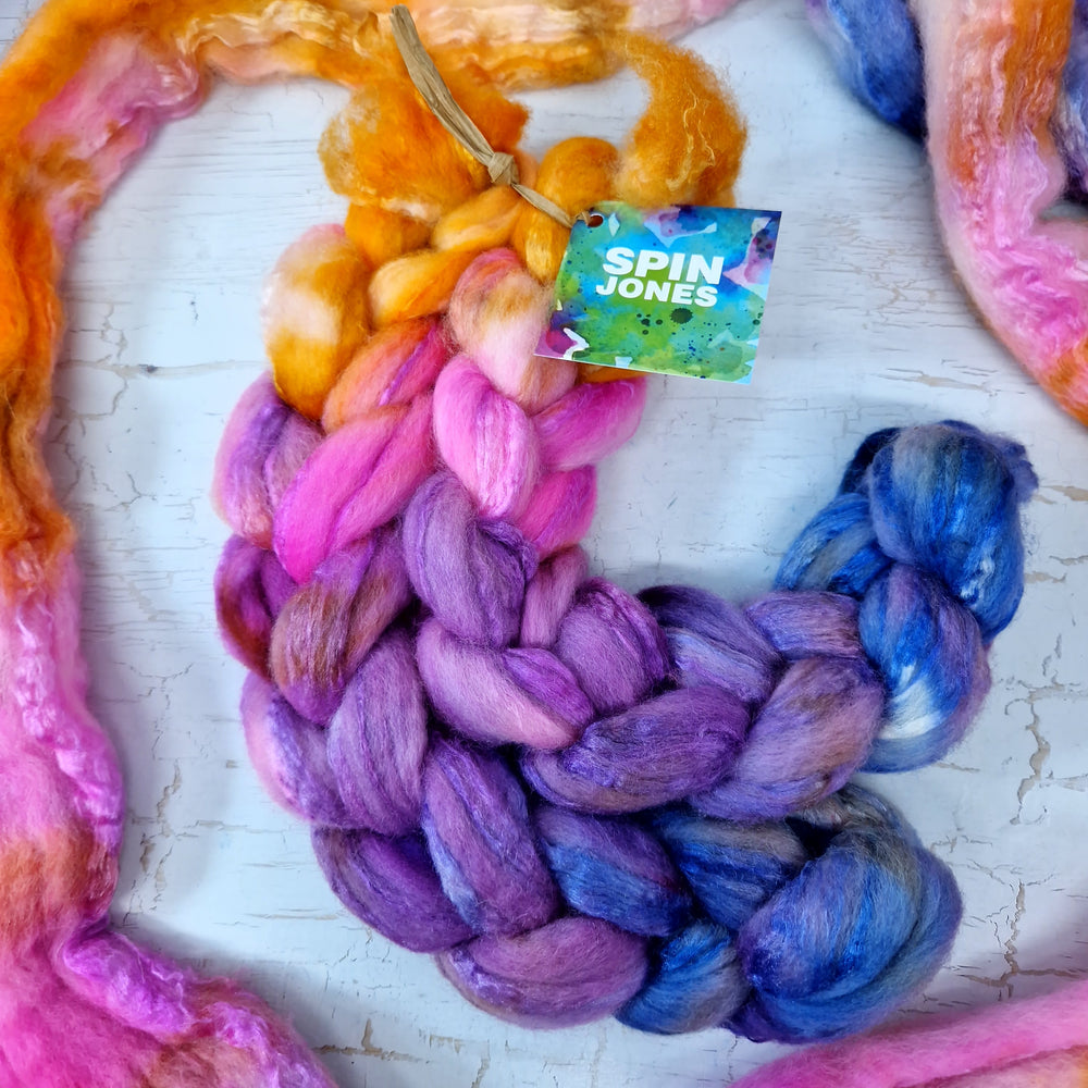 Bluefaced Leicester and tussah silk wool top - Hand dyed - 100g (3.5oz) - Lake Atitlán