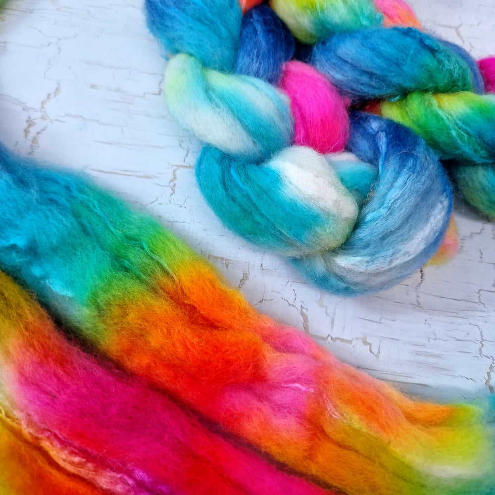 Bluefaced Leicester and tussah silk wool top - Hand dyed - 100g (3.5oz) - Surf City