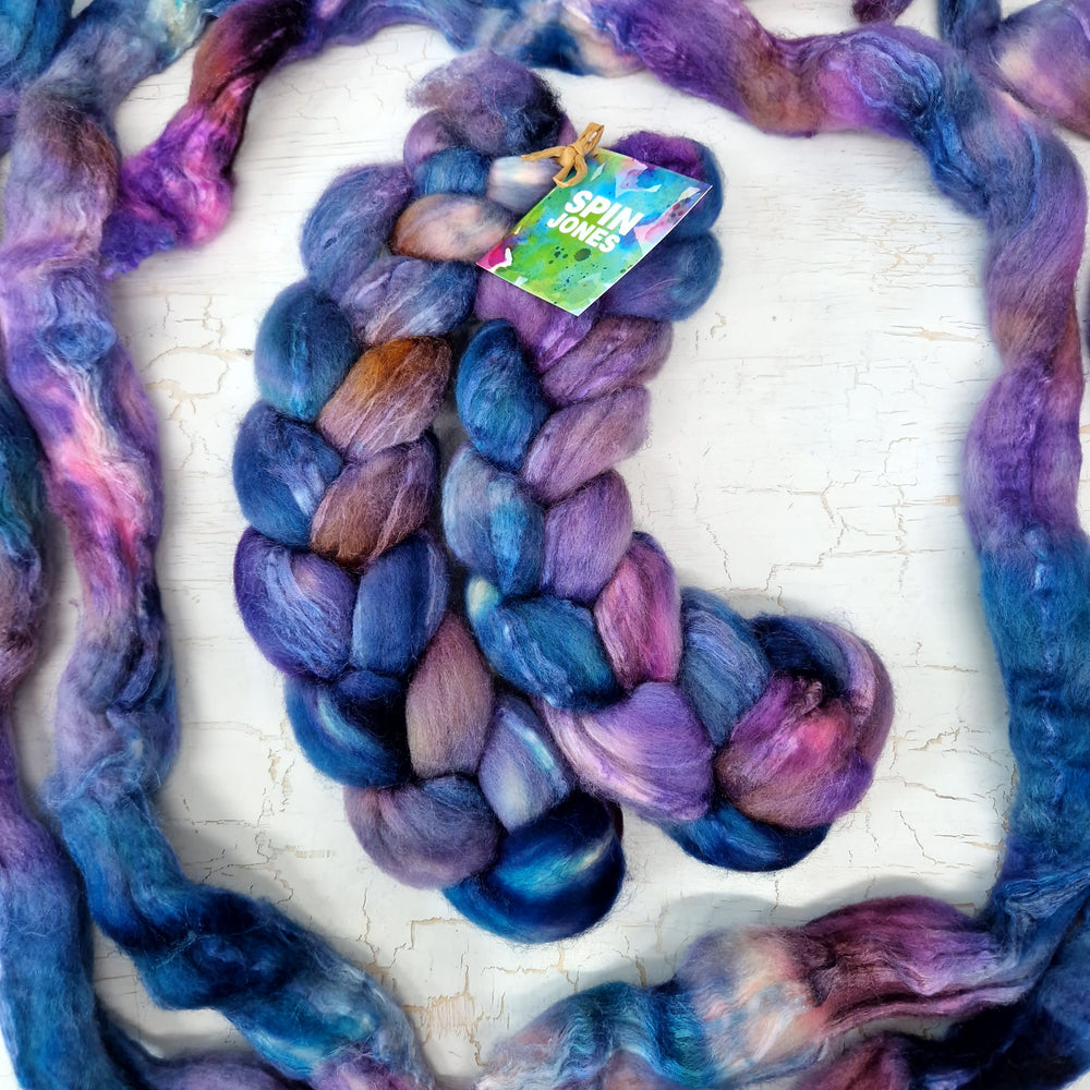 
            
                Load image into Gallery viewer, Bluefaced Leicester and tussah silk wool top - Hand dyed - 100g (3.5oz) - LEFTOVERS
            
        
